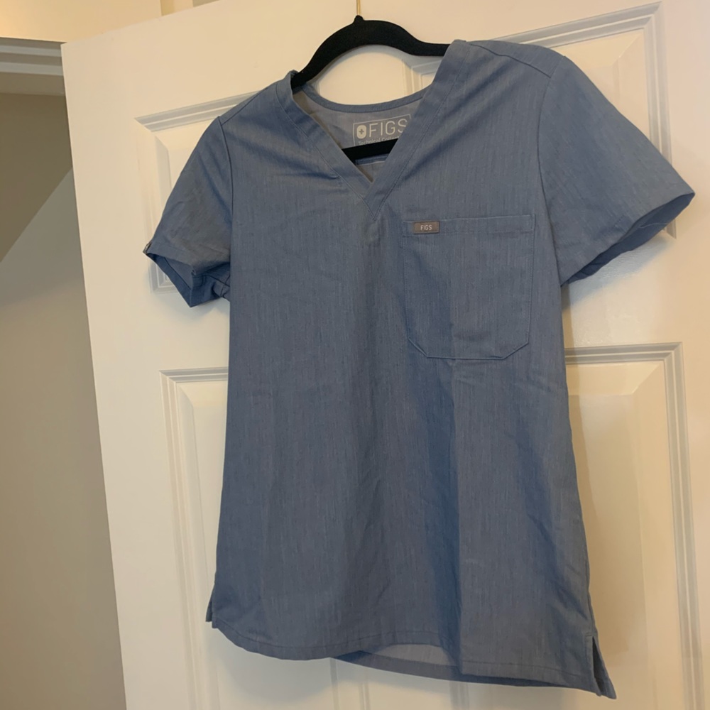 Figs scrub top